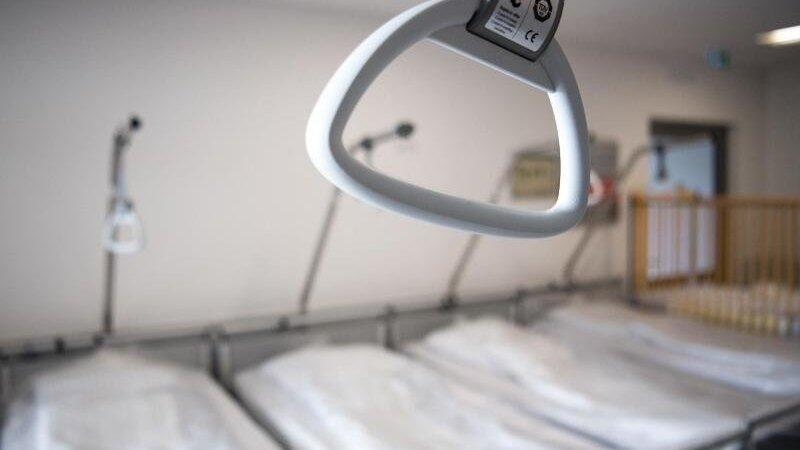 Noch kein Normalbetrieb an bayerischen Krankenh&auml;usern: Nach Einsch&auml;tzung von Experten k&ouml;nnte es noch bis Ende des Jahres dauern, bis der OP-Stau abgearbeitet ist. (Symbolbild)