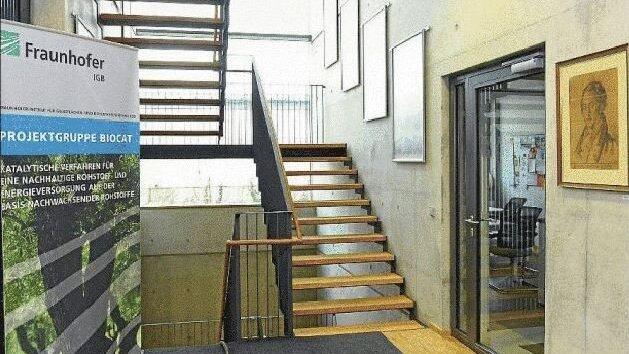 Die Fraunhofer-Projektgruppe braucht mehr Platz. Neben dem Geb&auml;ude an der Schulgasse soll deshalb ein doppelt so gro&szlig;er Anbau entstehen. (Foto: su)