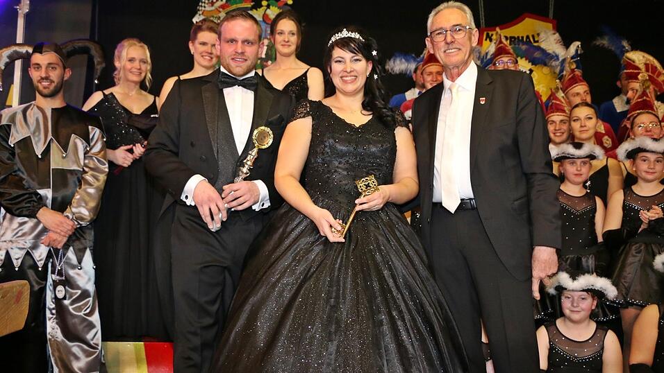 Das Prinzenpaar Marina I. und Stefan III. mit Bürgermeister Georg Krojer. Das Prinzenpaar Marina I. und Stefan III. mit Bürgermeister Georg Krojer.