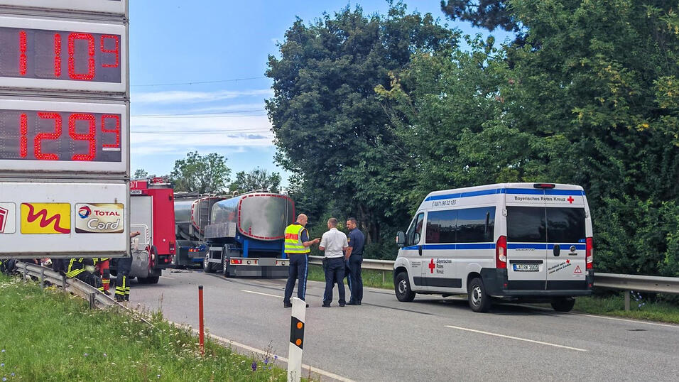 Die Dauer der Sperrung ist noch unklar. Die Dauer der Sperrung ist noch unklar.