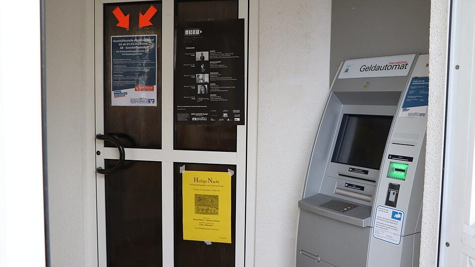 Das SB-Center der Raiffeisenbank in der Straubinger Stra&szlig;e in Plattling.