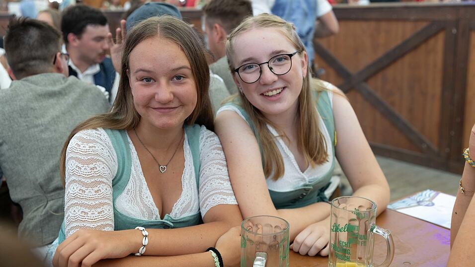 Die Partybilder vom Montag, 10. August, aus dem Festzelt Wenisch. Die Partybilder vom Montag, 10. August, aus dem Festzelt Wenisch.
