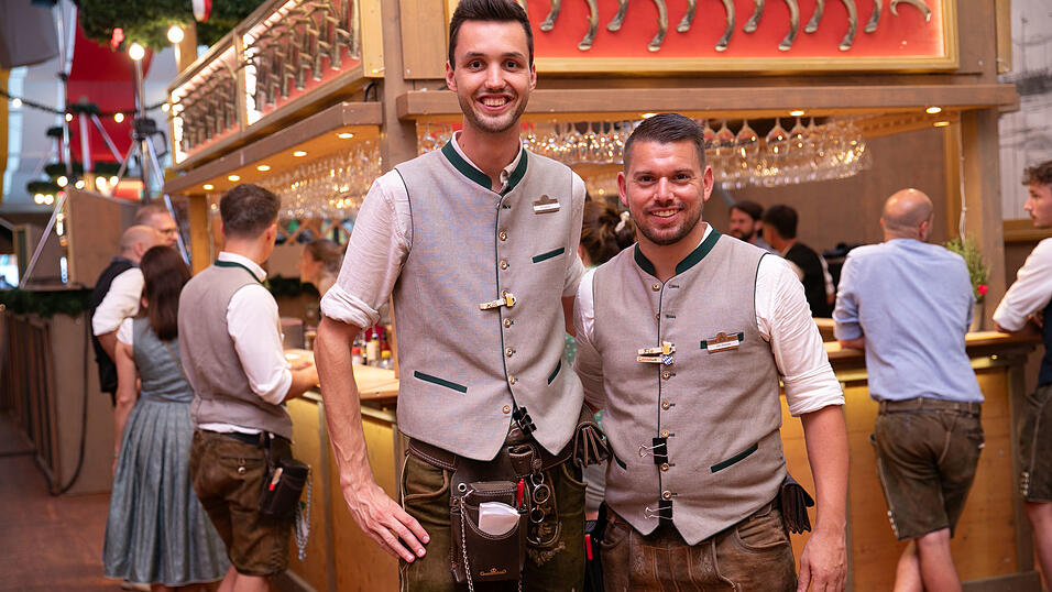 Die Partybilder vom Sonntag, 10. August, aus dem Festzelt Krönner. Die Partybilder vom Sonntag, 10. August, aus dem Festzelt Krönner.