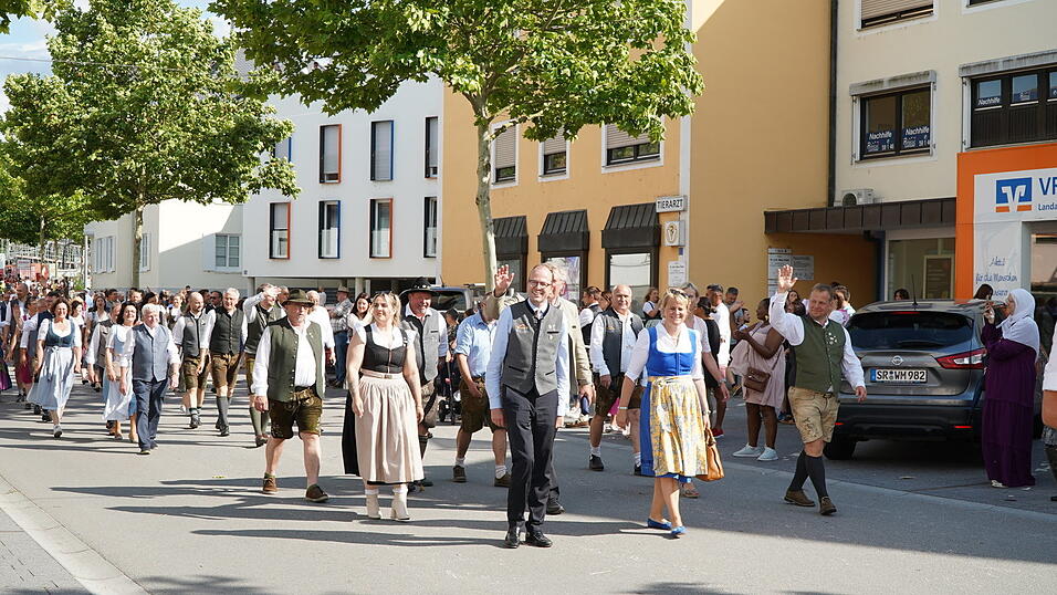 Am Freitag startete das Landauer Volksfest.