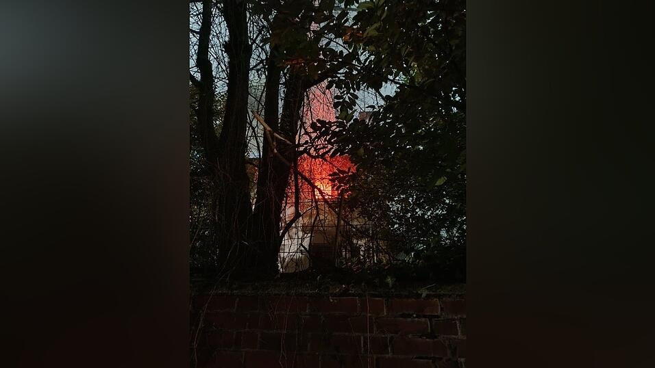 In Landshut brannte am Freitagmorgen ein Haus.