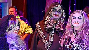 Sogar die 'Adams Family' war nach Langenbach gekommen.