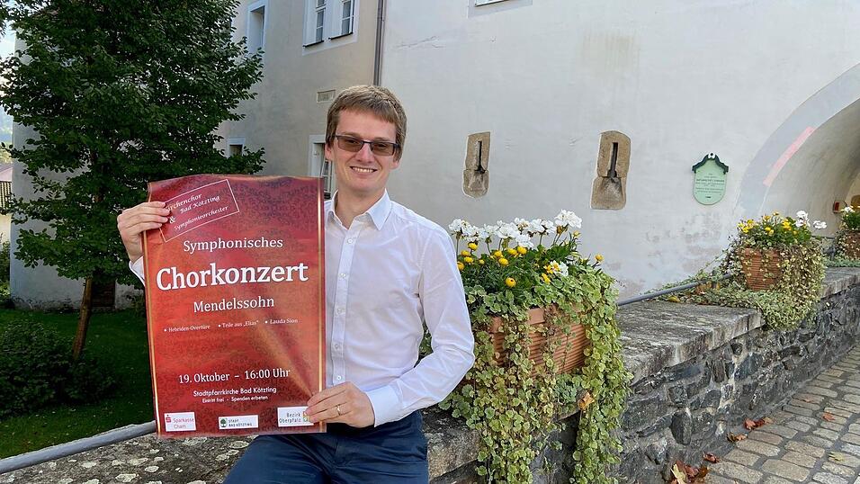 Zwei Jahre nach der erfolgreichen Aufführung von Mozarts Krönungsmesse organisiert Kirchenmusiker Konrad Linkmann ein symphonisches Chorkonzert mit Werken von Mendelssohn.