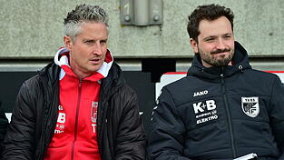Roding mit seinem Trainergespann Chef Andreas Klebl und Assistent Tilo Porsch als Au&szlig;enseiter zum TSV Seebach.