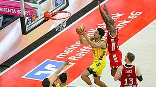 Bayern München und Alba Berlin zeigten ein umkämpftes zweites Finalspiel. Bayern München und Alba Berlin zeigten ein umkämpftes zweites Finalspiel.