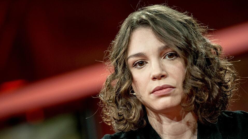 Die russische Oppositionelle Schanna Nemzowa kritisiert, dass auch viele einfache Kleinanleger ihrer Heimat zu Unrecht unter den westlichen Finanzaktionen leiden. (Archivbild) Die russische Oppositionelle Schanna Nemzowa kritisiert, dass auch viele einfache Kleinanleger ihrer Heimat zu Unrecht unter den westlichen Finanzaktionen leiden. (Archivbild)