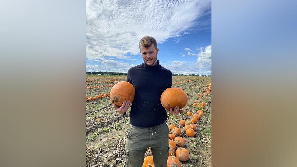 Landwirt Florian Schmid führt das Gut Hermannsdorf in Aiterhofen. Landwirt Florian Schmid führt das Gut Hermannsdorf in Aiterhofen.