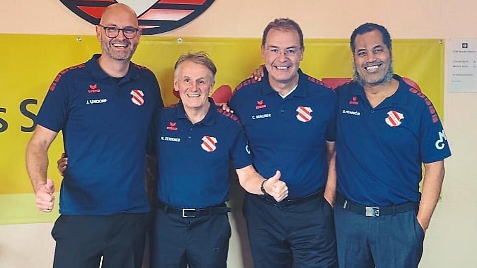 Die Landauer Mannschaft bei ihrer Bundesliga-Premiere: (vl.) Jörg Undorf, Wolfgang Zenkner, Claus Maurer und David Pennör. Die Landauer Mannschaft bei ihrer Bundesliga-Premiere: (vl.) Jörg Undorf, Wolfgang Zenkner, Claus Maurer und David Pennör.