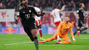 Serge Gnabry unterschrieb einen neuen Vertrag beim FC Bayern. (Archivbild)