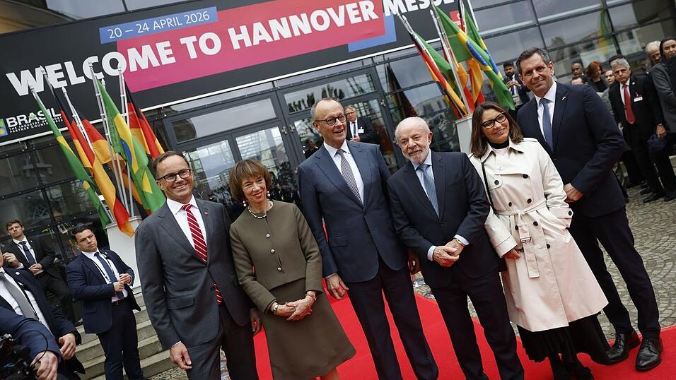 Lula wird bei seiner Deutschlndreise von seiner Frau Janja begleitet.