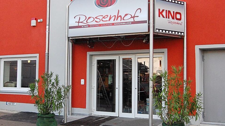 Die Rosenhof-Lichtspiele beteiligen sich an einer benefizaktion für die Ukraine. Die Rosenhof-Lichtspiele beteiligen sich an einer benefizaktion für die Ukraine.