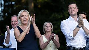 Der Vorsitzende der rechtsextremen Partei „Rassemblement National“, Jordan Bardella, gilt als attraktive Alternative für Marine Le Pen. Der Vorsitzende der rechtsextremen Partei „Rassemblement National“, Jordan Bardella, gilt als attraktive Alternative für Marine Le Pen.