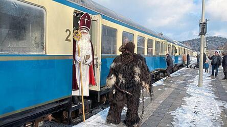 Der heilige Nikolaus und der Krampus fahren am 7. Dezember wieder mit der Wanderbahn.