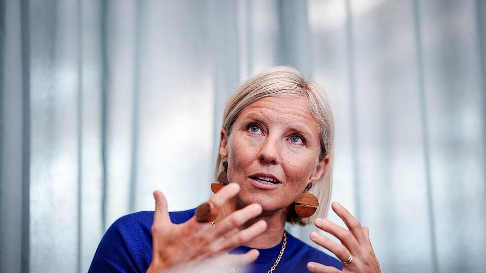Karin Rådström: Politik hat Dringlichkeit nicht verstanden. Karin Rådström: Politik hat Dringlichkeit nicht verstanden.
