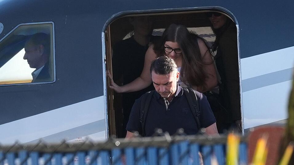 Nach seiner heimlichen Ausreise aus Brasilien landete Bolsonaro am Mittwoch in Miami. Nach seiner heimlichen Ausreise aus Brasilien landete Bolsonaro am Mittwoch in Miami.