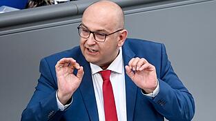 Stephan Protschka (AfD) betont, dass es ihm bei der Diskussion um das Landauer Krankenhaus nicht um Wahlkampf, sondern um die Sache an sich gehe. (Symbolbild) Stephan Protschka (AfD) betont, dass es ihm bei der Diskussion um das Landauer Krankenhaus nicht um Wahlkampf, sondern um die Sache an sich gehe. (Symbolbild)