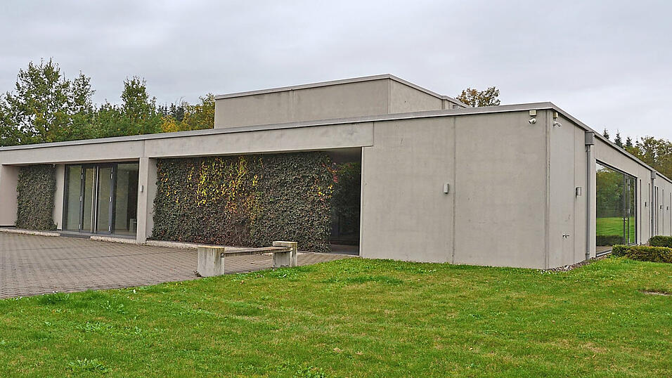 Wegen der gesetzlich vorgeschriebenen zweiten Leichenschau muss das Krematorium um eine K&uuml;hlhalle erweitert werden. Der Stadtrat genehmigte jetzt die entsprechenden Bauleitplanungen.