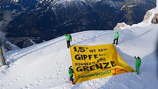 Das Banner auf der Zugspitze. Das Banner auf der Zugspitze.