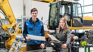 Ostbayerns Schulabgänger setzen mehr und mehr auf 'grüne' Handwerksberufe wie zum Beispiel Land- und Baumaschinenmechatroniker.