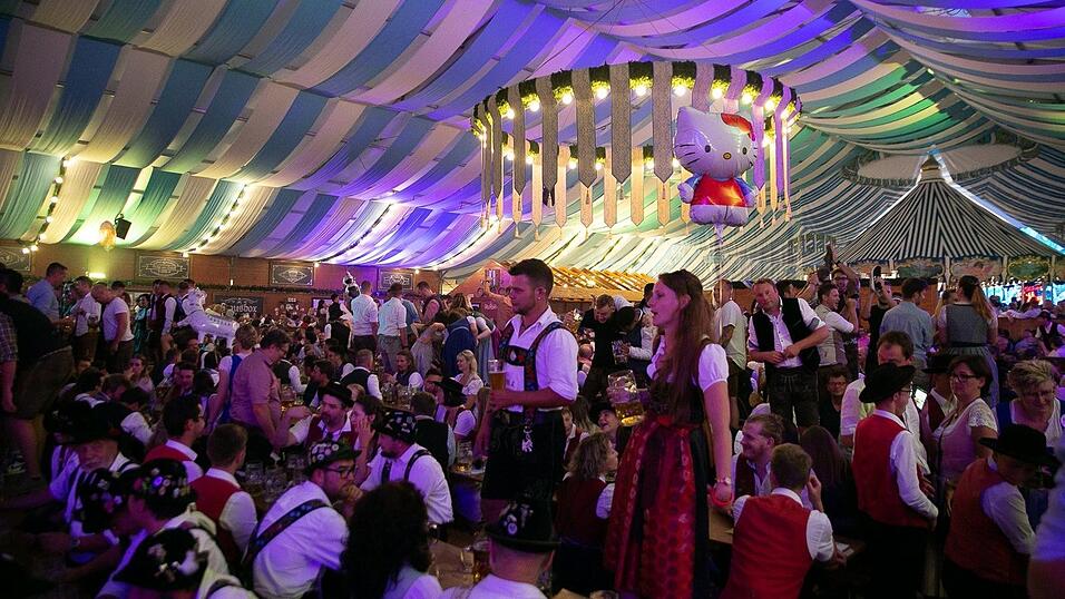 Die Partybilder vom Freitag, 12. August 2022, aus dem Festzelt Wenisch.