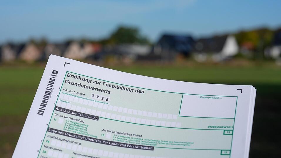 496 000 Euro Grundsteuer hat der Markt Simbach im Jahr 2024 eingenommen - und exakt genau so viel soll auch nach dem neuen Modell im Jahr 2025 eingenommen werden. (Symbolfoto) 496 000 Euro Grundsteuer hat der Markt Simbach im Jahr 2024 eingenommen - und exakt genau so viel soll auch nach dem neuen Modell im Jahr 2025 eingenommen werden. (Symbolfoto)