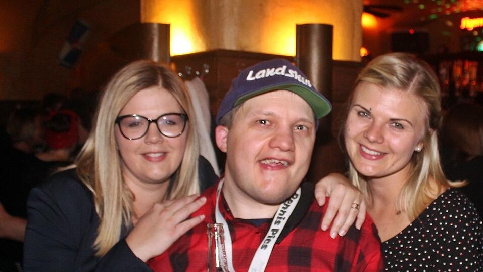 Von wegen Herbsttristesse! Im Beatschuppen in Landshut ging es am gestrigen Freitag wie gewohnt hoch her.