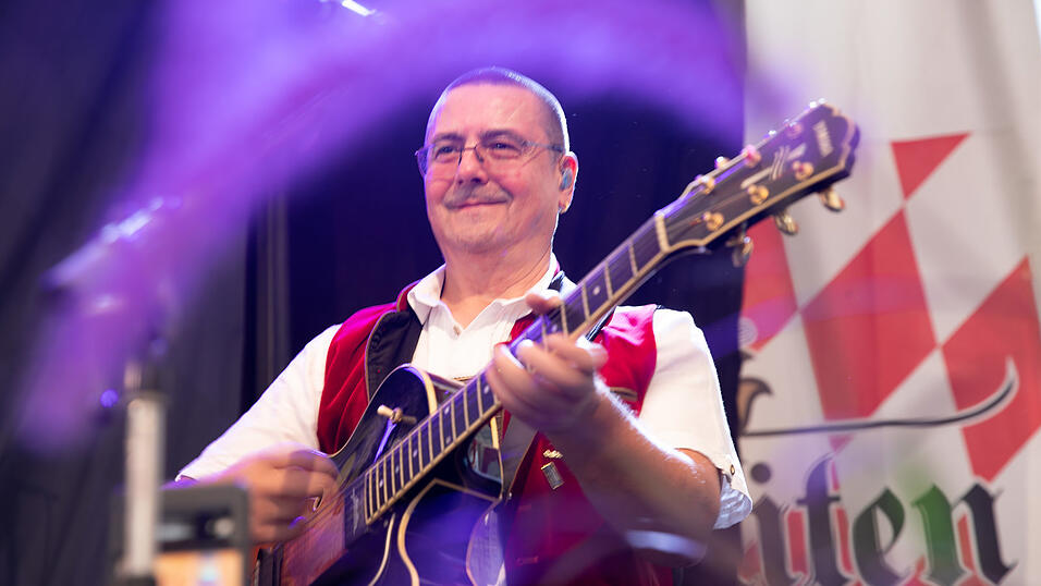 Die Partybilder vom Dienstag, 12. August, aus dem Festzelt Greindl. Die Partybilder vom Dienstag, 12. August, aus dem Festzelt Greindl.