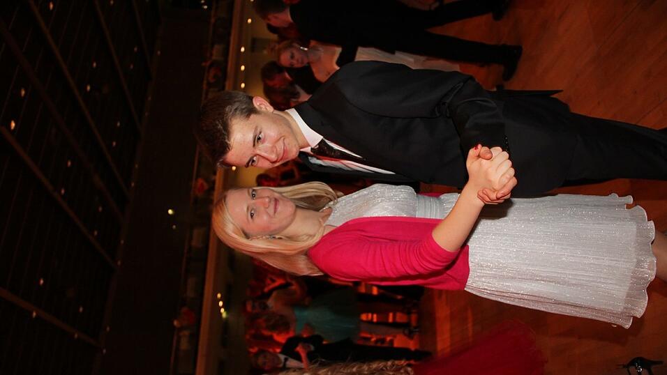 Die Bilder vom Abschlussball der Tanzschule Seidel in der Fraunhofer-Halle am 28. November. Die Bilder vom Abschlussball der Tanzschule Seidel in der Fraunhofer-Halle am 28. November.