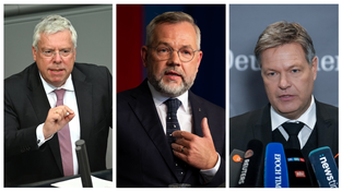 Jürgen Hardt (l., CDU), Michael Roth (M., SPD) und Robert Habeck (Grüne) - drei Politiker aus drei Parteien sind sich einig: Deutschland müsse selbstbewusst und pragmatisch gegenüber dem neuen US-Präsidenten auftreten. 