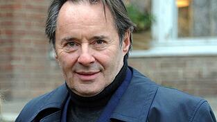 Uwe Kockisch - hier am Set - spielte auch in der ARD-Serie &laquo;Weissensee&raquo;.