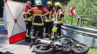 Um die Mittagszeit verunfallte am Pfingstmontag eine 18-J&auml;hrige aus dem Landkreis Regensburg auf der Staatsstra&szlig;e vom Arber in Richtung Lohberg.