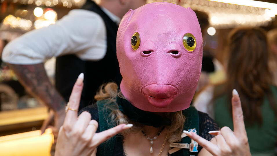 Die Partybilder vom Montag, 18. August, aus dem Festzelt Krönner. Die Partybilder vom Montag, 18. August, aus dem Festzelt Krönner.