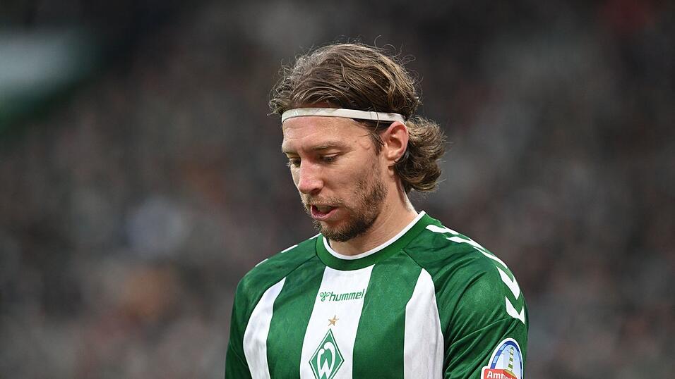 Werder Bremens Mitchell Weiser musste fr&uuml;h ausgewechselt werden.