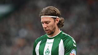 Werder Bremens Mitchell Weiser musste fr&uuml;h ausgewechselt werden.