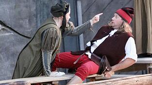 Wer die Rolle der Wirtin im Drachenstich-Festspiel verk&ouml;rpern m&ouml;chte, sollte resolut auftreten k&ouml;nnen.