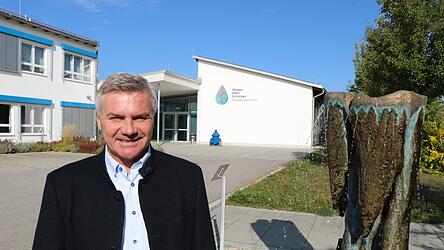 Peter Dreier ist neuer Vorsitzender des Wasserzweckverbands Rottenburger Gruppe. Als ehemaliger Landrat hat er einige Kontakte. Für schwierige Themen wie das Wasserschutzgebiet Burghart ist das wichtig, um auch konstruktive Lösungen zu finden. Peter Dreier ist neuer Vorsitzender des Wasserzweckverbands Rottenburger Gruppe. Als ehemaliger Landrat hat er einige Kontakte. Für schwierige Themen wie das Wasserschutzgebiet Burghart ist das wichtig, um auch konstruktive Lösungen zu finden.