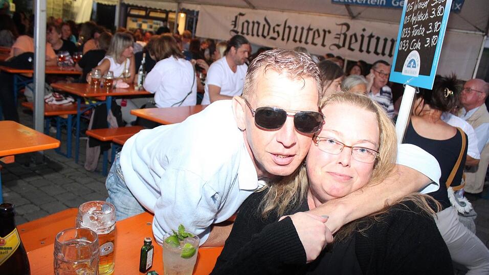 Viele Landshuter genossen ihren Freitagabend auf dem Bismarckplatzfest.