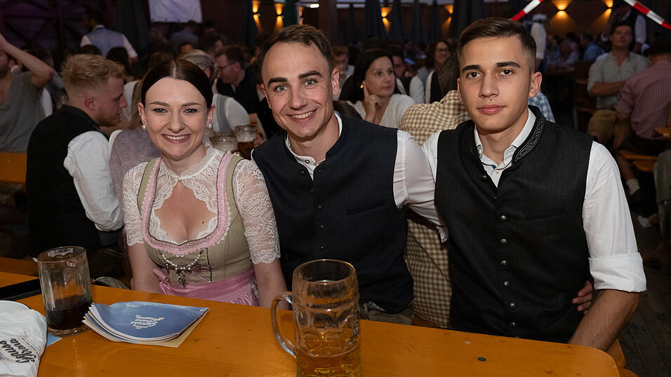 Die Partybilder vom Montag, 14. August 2023, aus dem Festzelt Wenisch. Die Partybilder vom Montag, 14. August 2023, aus dem Festzelt Wenisch.