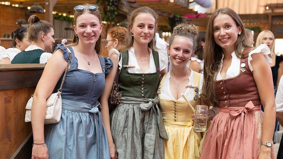 Die Partybilder vom Sonntag, 9. August, aus dem Festzelt Wenisch. Die Partybilder vom Sonntag, 9. August, aus dem Festzelt Wenisch.