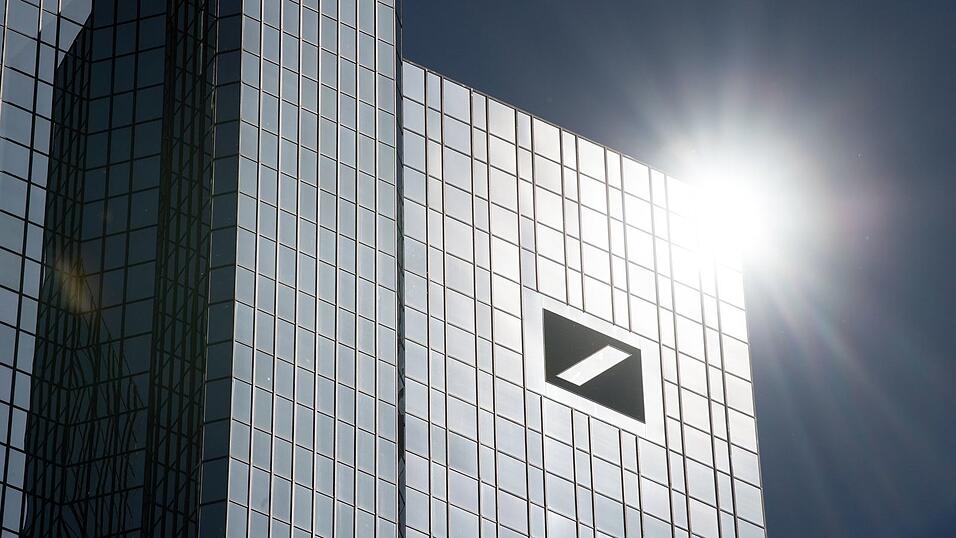 Die Deutsche Bank hat ihr Netz an Geldautomaten auf Vordermann gebracht (Archivbild) Die Deutsche Bank hat ihr Netz an Geldautomaten auf Vordermann gebracht (Archivbild)