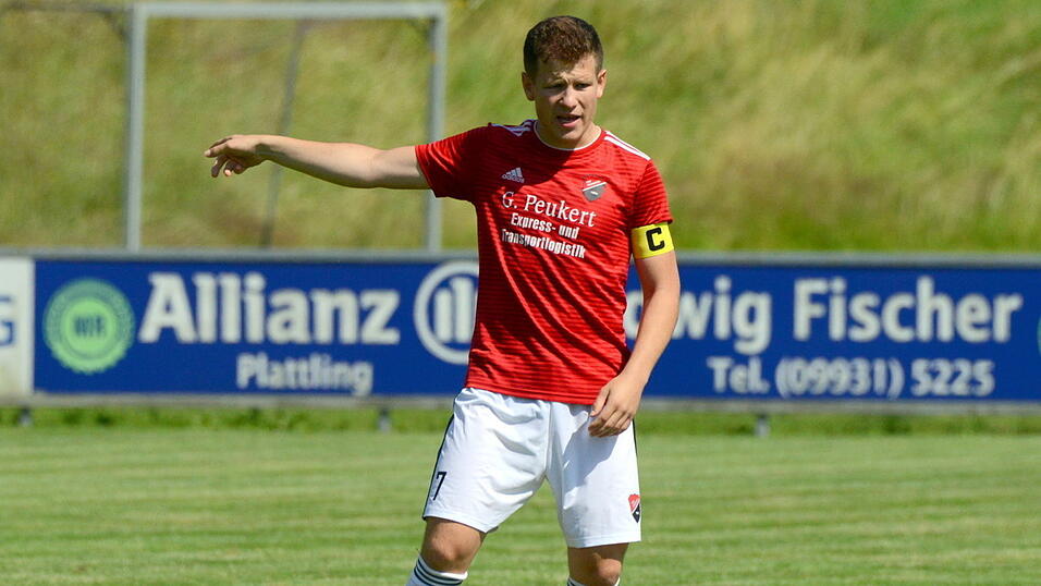 Eine neue Rolle hat Stürmer Tobias Biermeier übernommen, er fungiert ab sofort als Videoanalyst beim TSV Seebach. Eine neue Rolle hat Stürmer Tobias Biermeier übernommen, er fungiert ab sofort als Videoanalyst beim TSV Seebach.