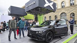 Wenn IAA in M&uuml;nchen ist, werden die sch&ouml;nsten Pl&auml;tze der Stadt zur Werbefl&auml;che.