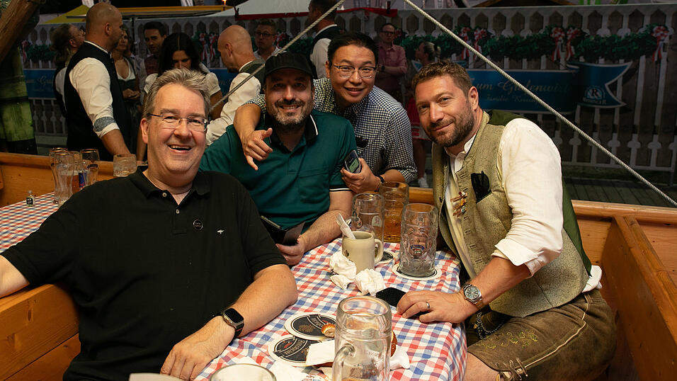 Die Partybilder vom Dienstag, 12. August, aus dem Festzelt Reisinger. Die Partybilder vom Dienstag, 12. August, aus dem Festzelt Reisinger.