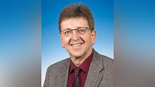 Hermann Mayer erzählte von seinen Erfahrungen in den Wohn- und Pflegezentren der Caritas in Hengersberg, Regen und Tittling. Hermann Mayer erzählte von seinen Erfahrungen in den Wohn- und Pflegezentren der Caritas in Hengersberg, Regen und Tittling.