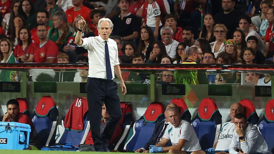 Jorge Jesus führte Portugal in der Nations League zu vier Siegen in vier Spielen. Jorge Jesus führte Portugal in der Nations League zu vier Siegen in vier Spielen.