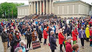 Die Kundgebung am K&ouml;nigsplatz.